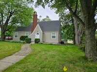 Building Photo - 36 Deerpath Rd