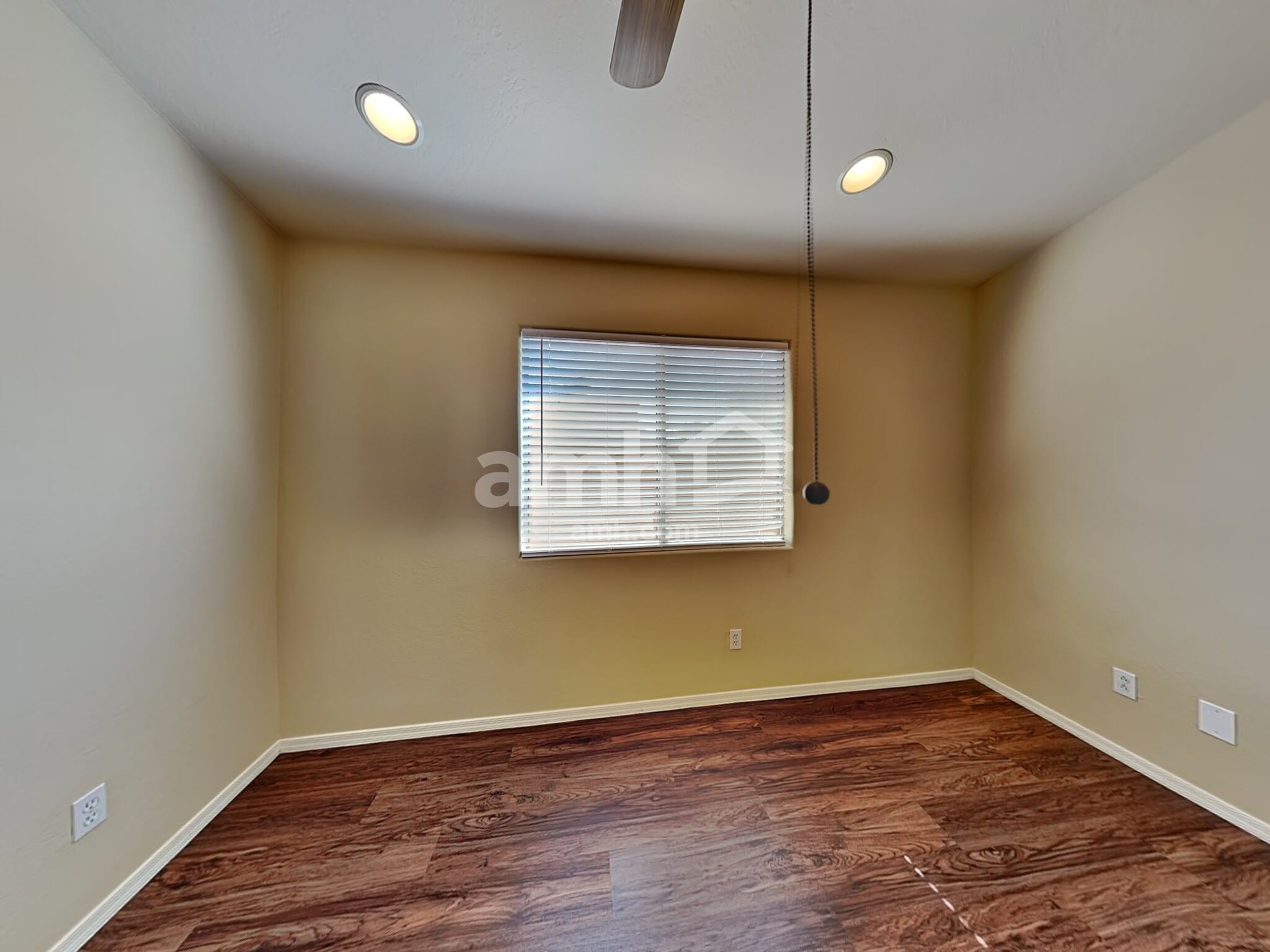 Building Photo - 8514 W Mohave St