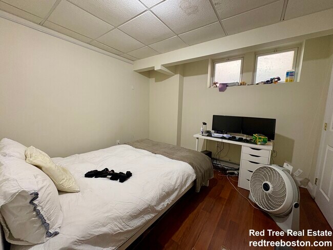 Building Photo - 184 St Paul St