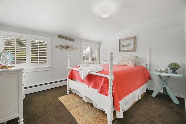 Building Photo - Snohomish Timeless Classic Rental Home