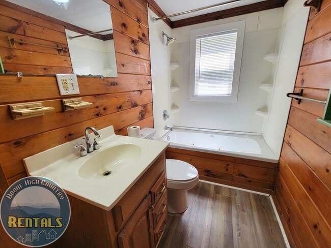 Building Photo - 2212 Silverstone-Zionville