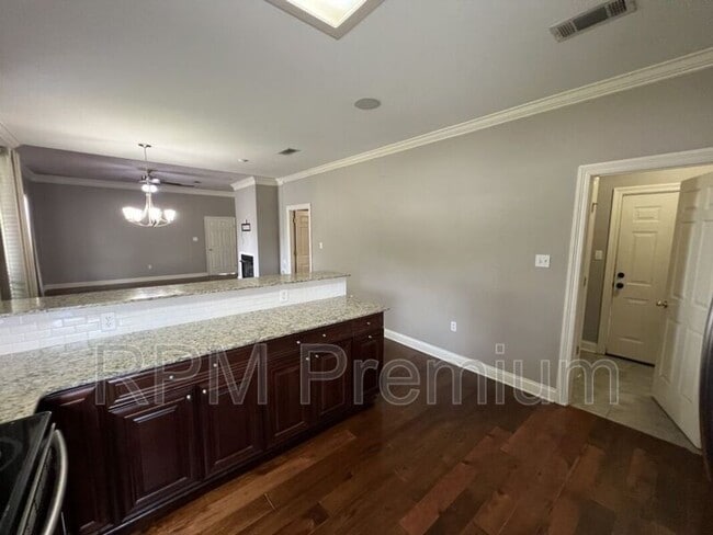 Building Photo - 5518 Arialo Dr