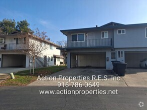 Building Photo - Single Level -Roseville Greens - 2 Bedroom...