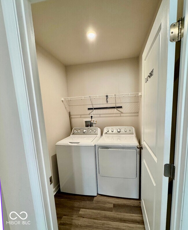 Building Photo - 830 McArthur Dr