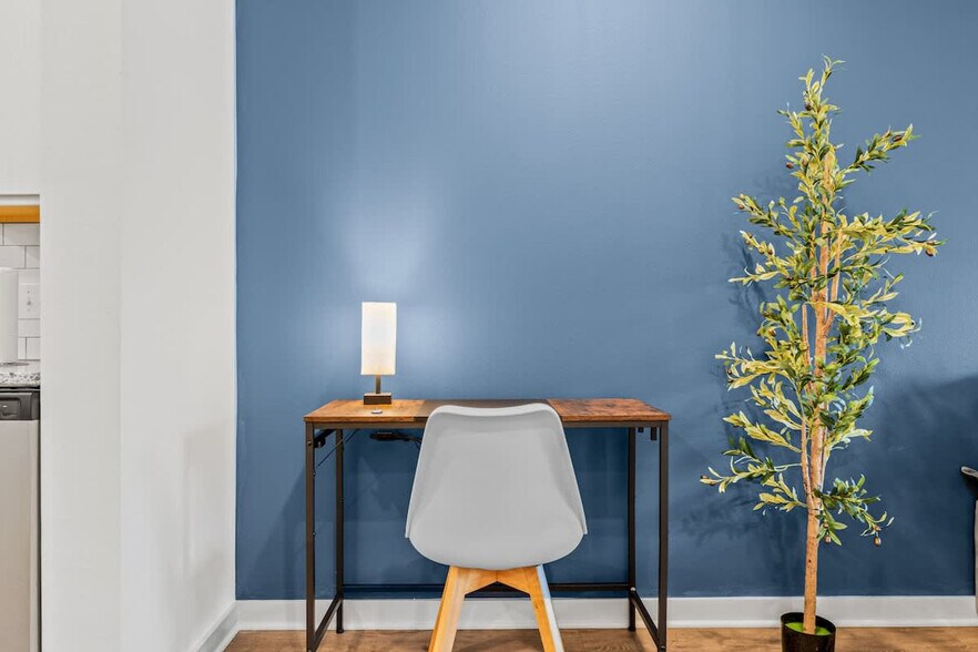 Building Photo - 14531 Star Water Rd