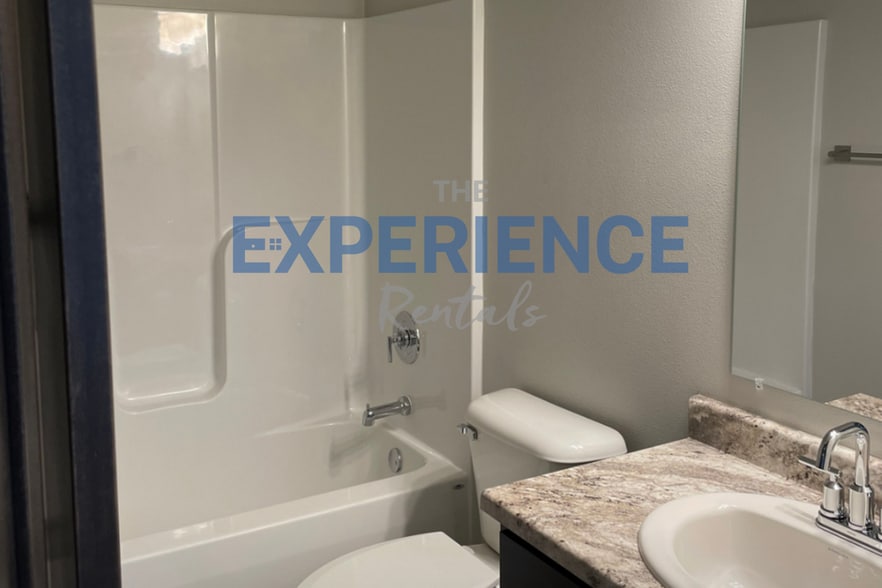 Building Photo - 5413 S Huntwood Ave