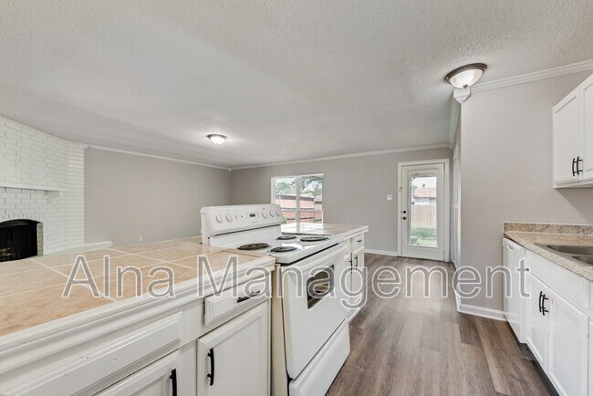 Building Photo - 417 Green Canyon Dr