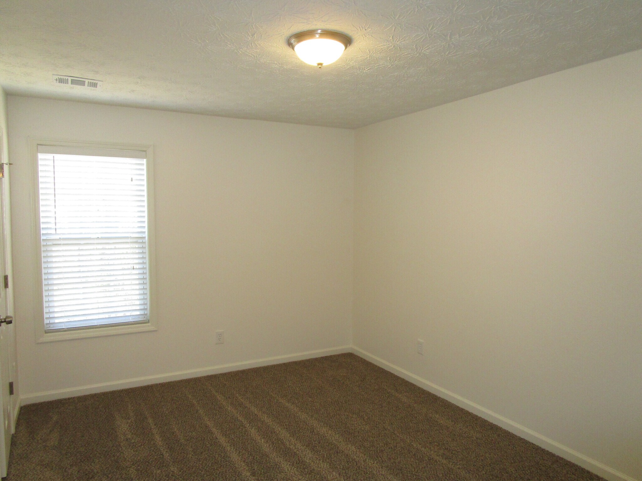Building Photo - 2325 Carlysle Cove Dr