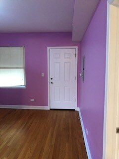 Building Photo - 647 N Hamlin Ave