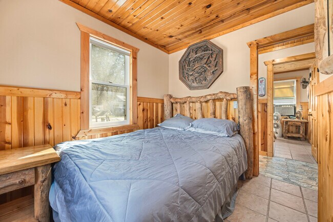 Building Photo - 3341 E 2059th Rd