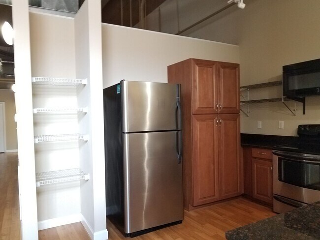 Building Photo - 2 bedroom 2 bath furnished - first floor unit