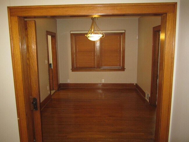 Building Photo - 2537 N 48th Ave