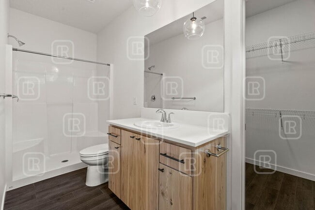 Building Photo - 708 S Crescent Ln