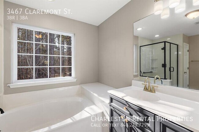 Building Photo - 3467 Claremont St