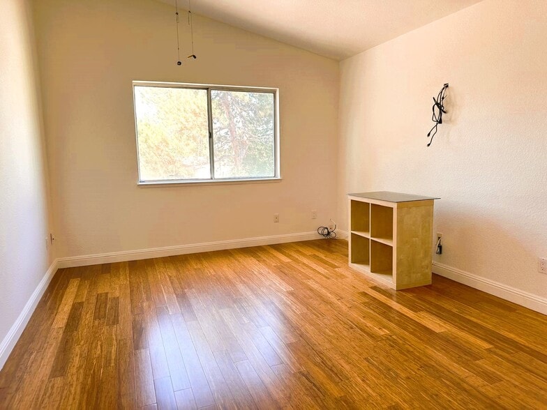Building Photo - 3025 Badger Dr