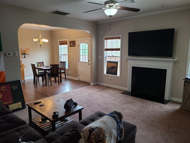 Building Photo - 4 Bedroom 2.5 Bath unfurnished home - Peggy's Cove Sneads Ferry
