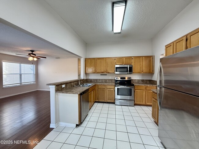 Building Photo - 3785 Union Pacific Dr E