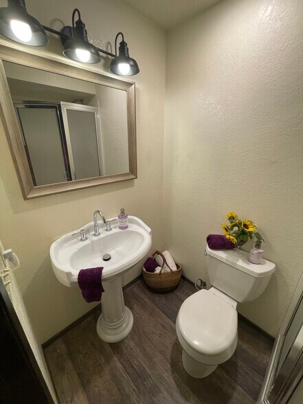 Building Photo - 995 Grandview Ave