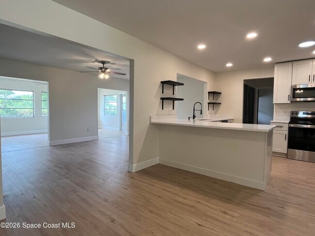 Building Photo - 1171 Riviera Dr NE