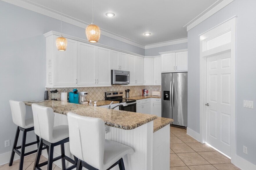 Building Photo - 80 Saint Simon Cir