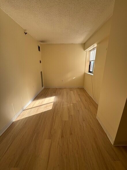 Building Photo - 15 North Beacon St