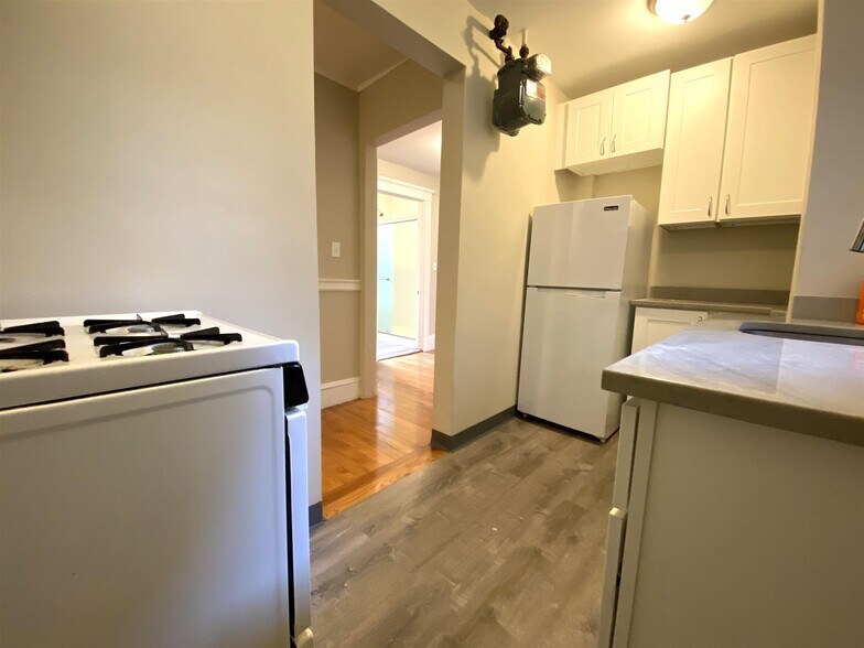 Building Photo - 6 Craigie Cir