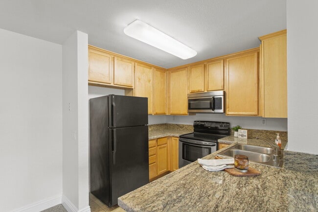 Building Photo - 2320 Del Mar Way