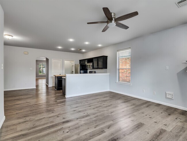 Building Photo - 1906 Cameo Ct