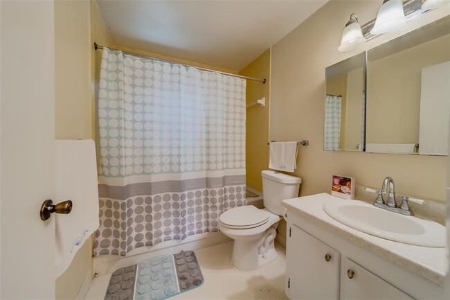 Building Photo - 1706 Belleair Forest Dr