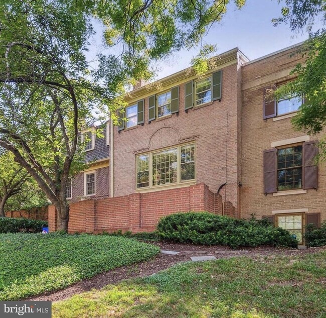 Building Photo - 5105 Westbard Ave