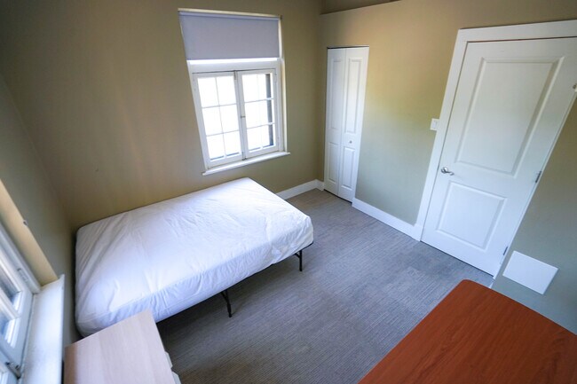 Building Photo - 615 Westgate Ave