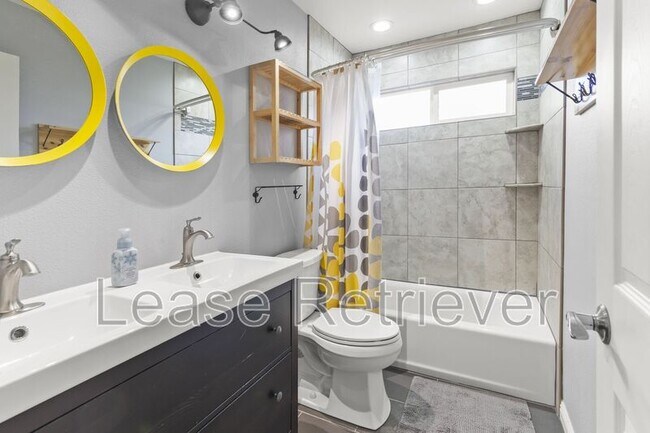 Building Photo - 1244 Royal Oaks Dr