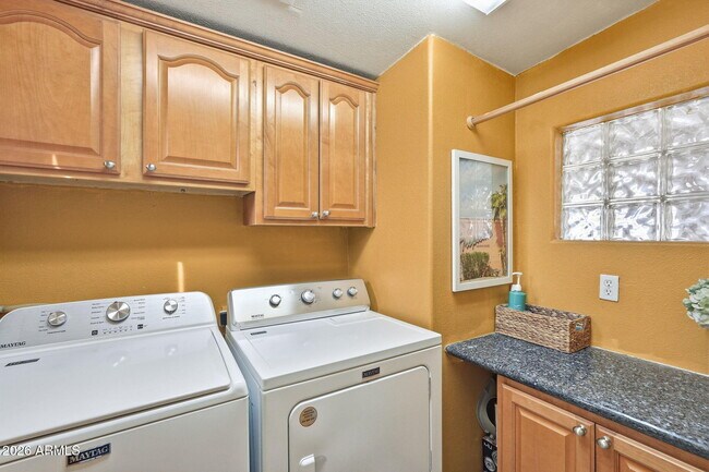 Building Photo - 2352 E Delgado St