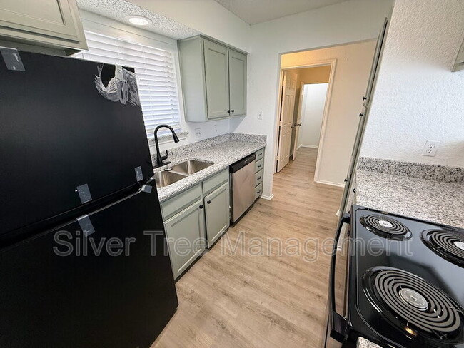 Building Photo - 2326 Summer Pl Dr