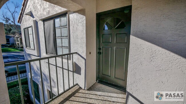 Building Photo - Bright Upgraded Condo w/ Quartz Kitchen, Covered Parking, Pool & Spa