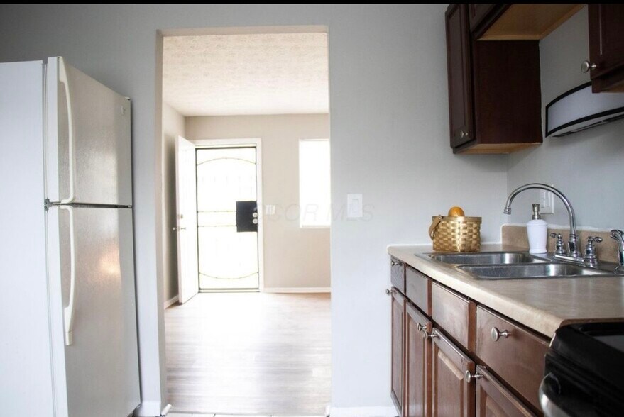 Building Photo - 2887 Atwood Ter