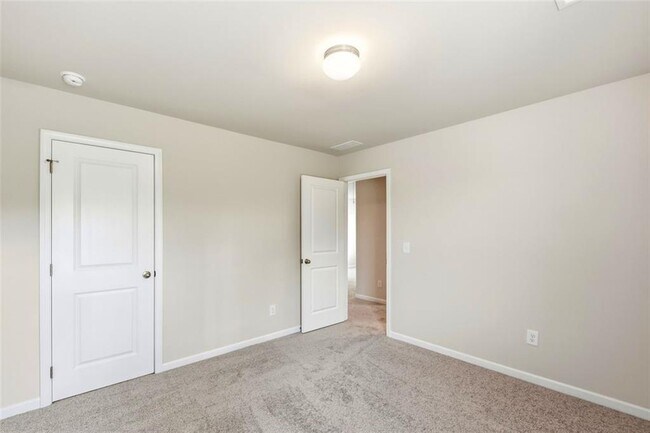 Building Photo - 54 Umber Ln