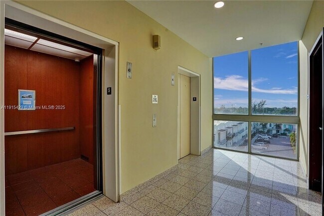 Building Photo - 2100 Van Buren St