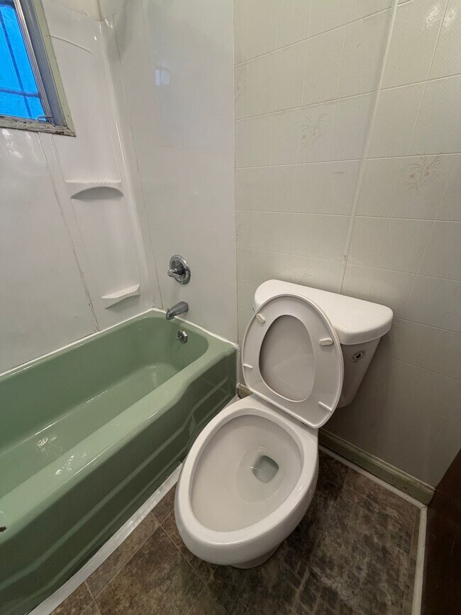 Building Photo - 1708 Arlington Ave