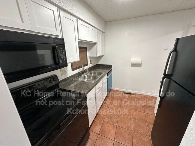 Building Photo - 1708 E 97th St