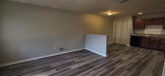 Building Photo - 2911 SE 52nd Ave