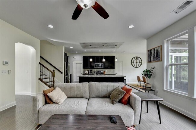 Building Photo - 1640 Primrose Park Rd