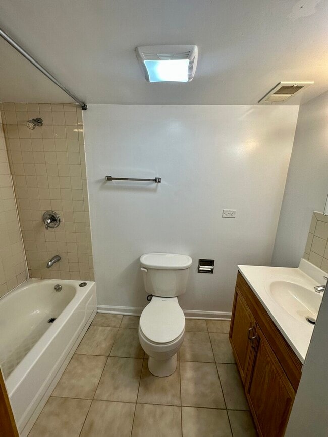 Building Photo - 5452 Brummel St