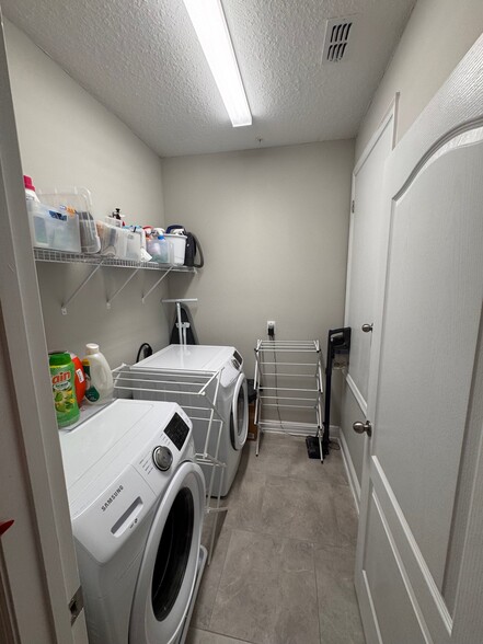 Building Photo - 15254 Sunrise Grove Ct