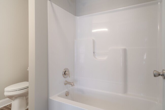 Building Photo - 91 E Main St