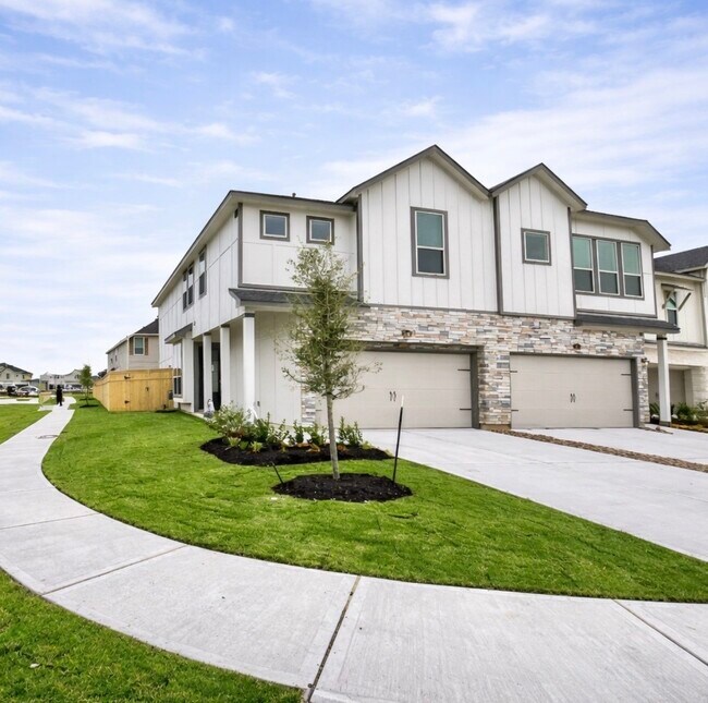 Building Photo - 5422 Holly Hvn Ct