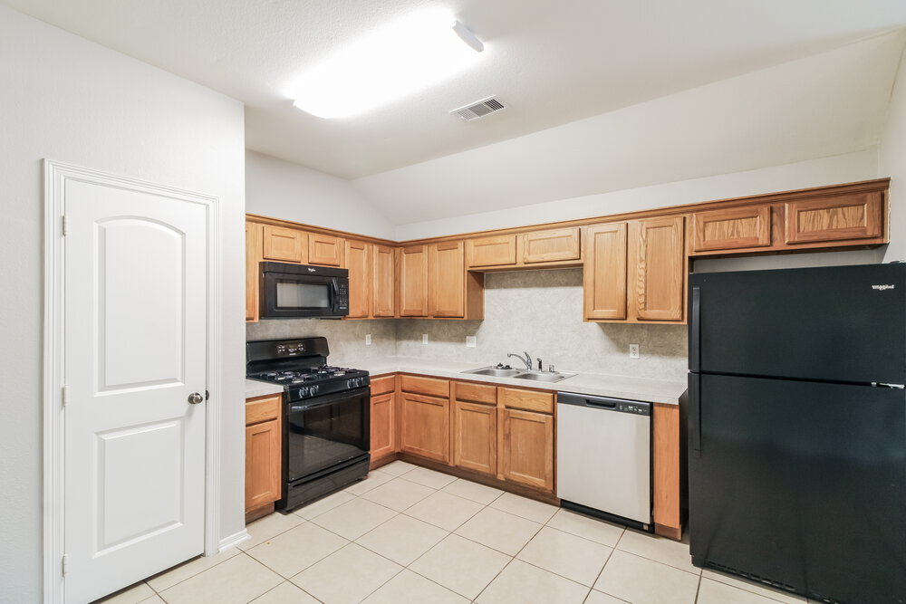 Building Photo - 24227 Silver Maple Dr