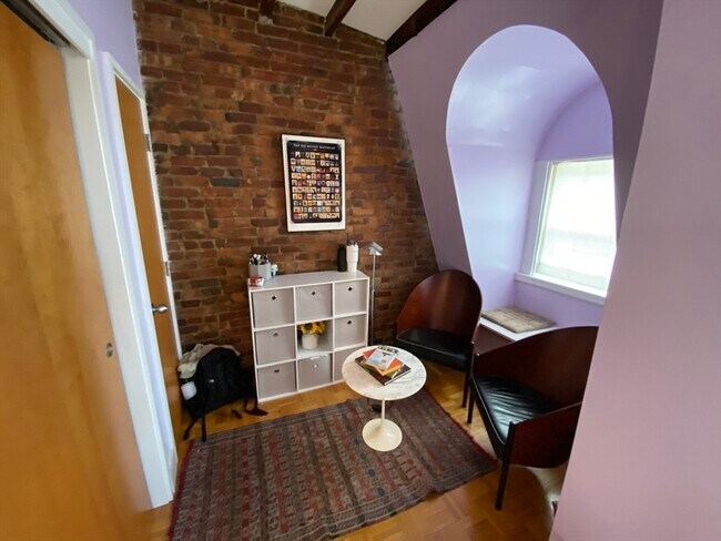 Building Photo - 113 W Dedham St