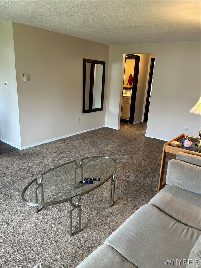 Building Photo - 307 Cayuga Rd