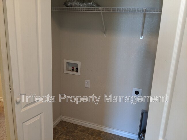 Building Photo - 5551 W 29th St